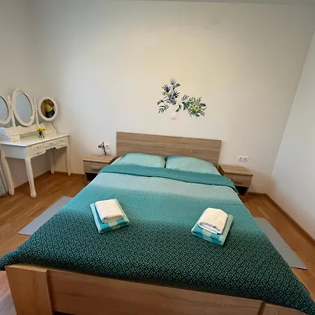 New Deezee Apartment